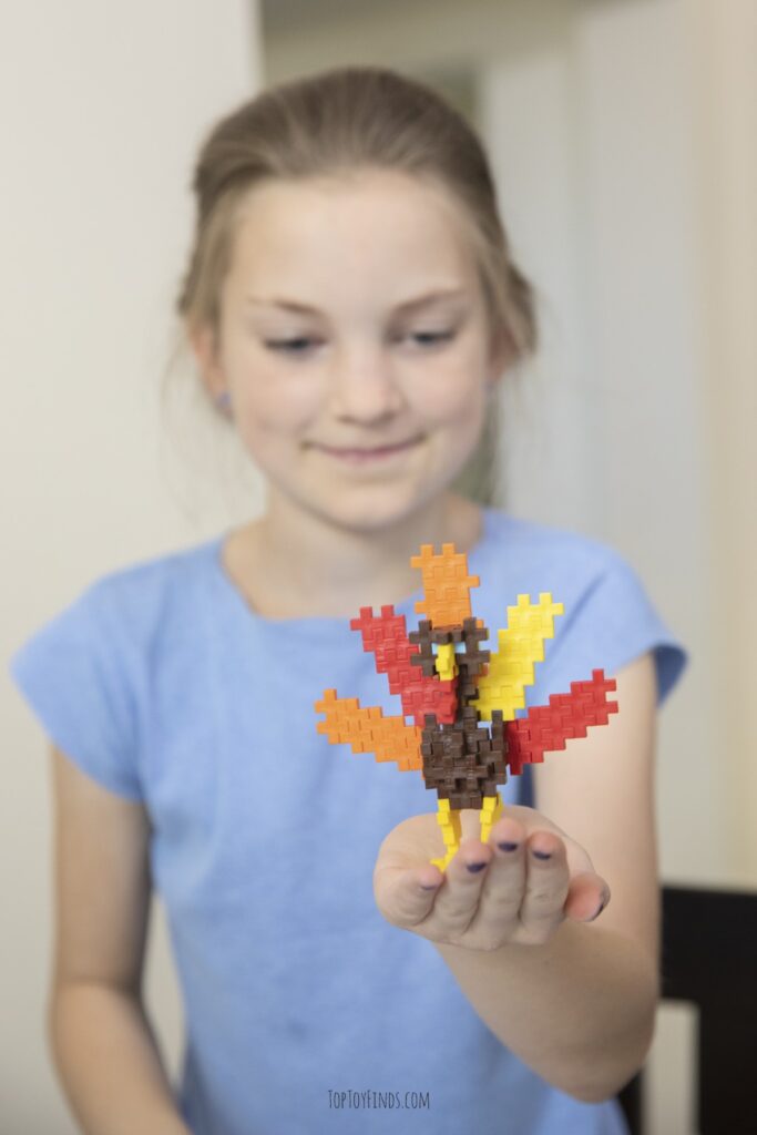 What Is Plus-Plus? This relatively new Danish building toy brilliantly uses a single shape to build an unlimited number of designs and structures. #thanksgiving #plusplus #buildingtoys #toptoyfinds