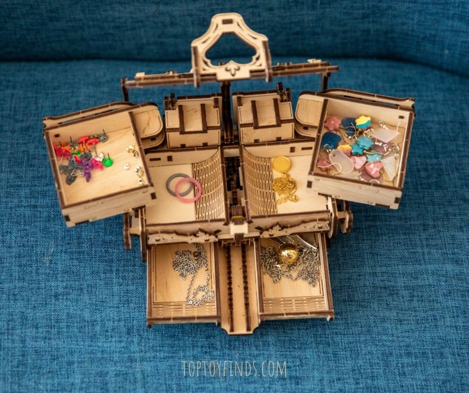 Make a box to store jewelry and treasures